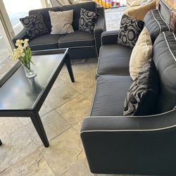 Stylish Black Loveseat Set with Elegant Piping – Modern & Comfortable! 🚚DELIVERY AVAILABLE🚚