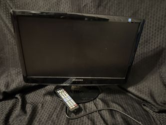 2 20 inch Televisions Samsung And Insignia