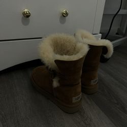 UGG BOOTS
