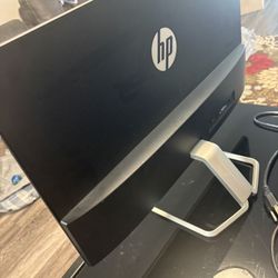 24 IN HP Monitor 