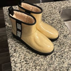 Woman’s Ugg Boots 