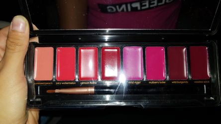Lipstick pallete with brush