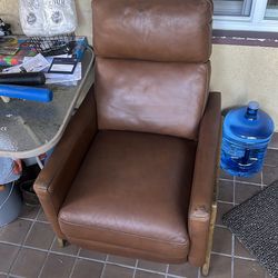 Leather recline chairs