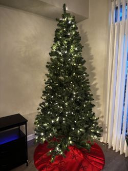 7.5 ft Christmas Tree