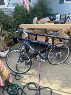 Diamondback men’s hybrid bike .  Read listing