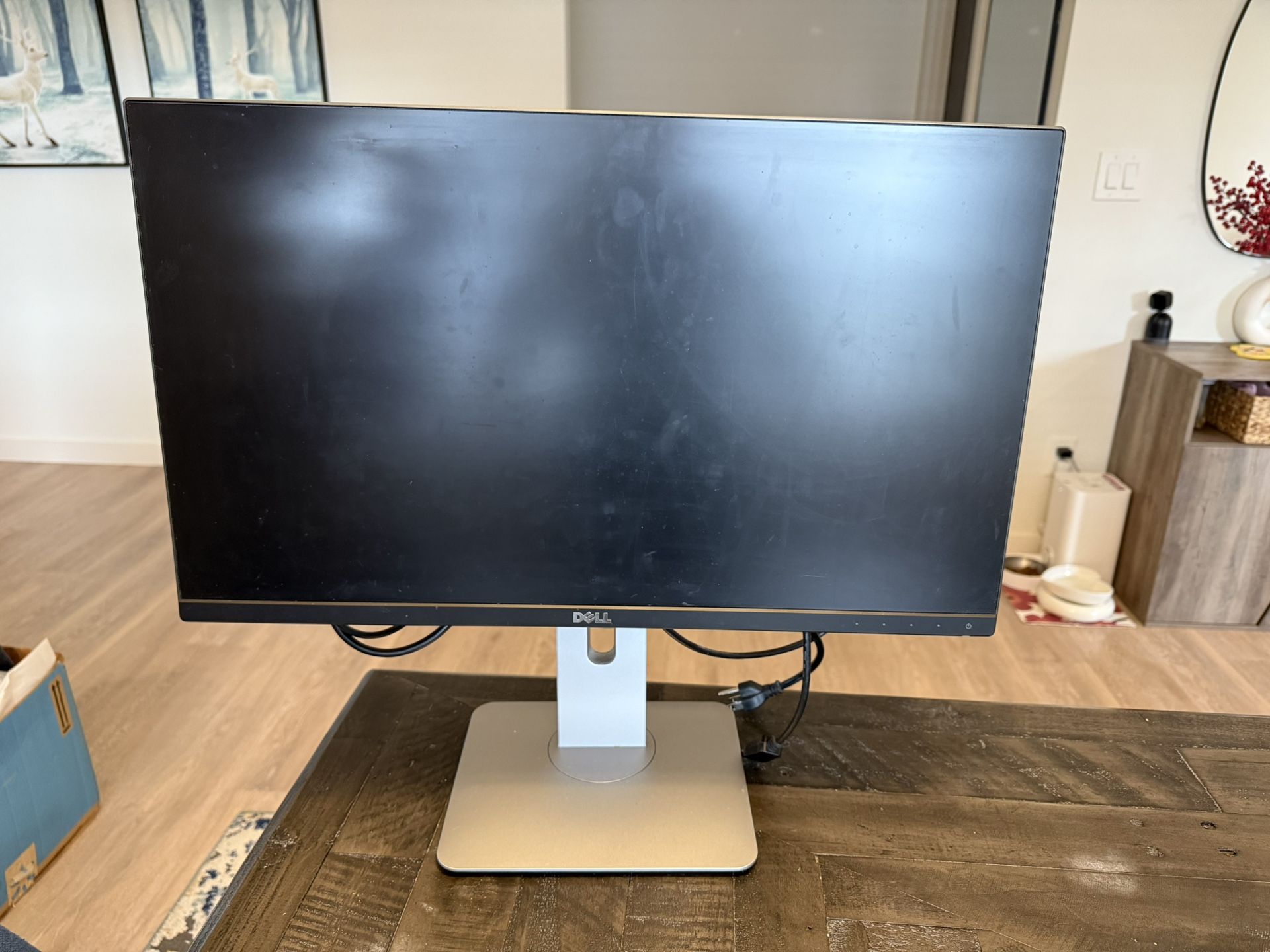 Dell 21 inch Ultra Sharp Monitor LED 1080p FHD