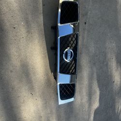 2004-2015 Nissan Titian Chrome Grill