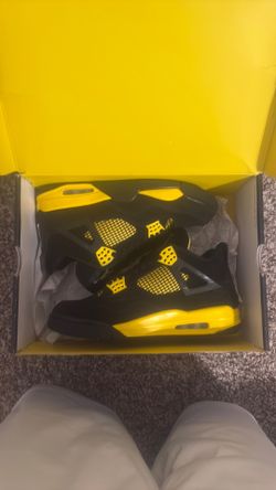 Jordan 4 yellow thunder