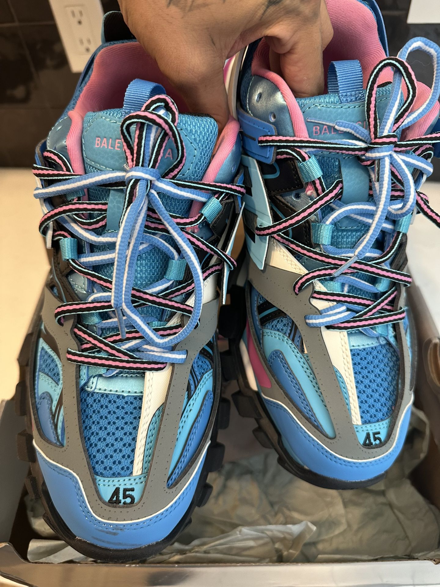 Balenciaga track size 45