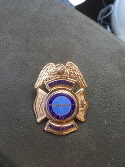 Entenmann rovin Carltone gold Northrop badge