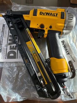 Dewalt 15ga Pneumatic nailer