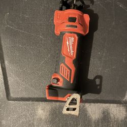 Milwaukee M18 Drywall Cut-Out Tool
