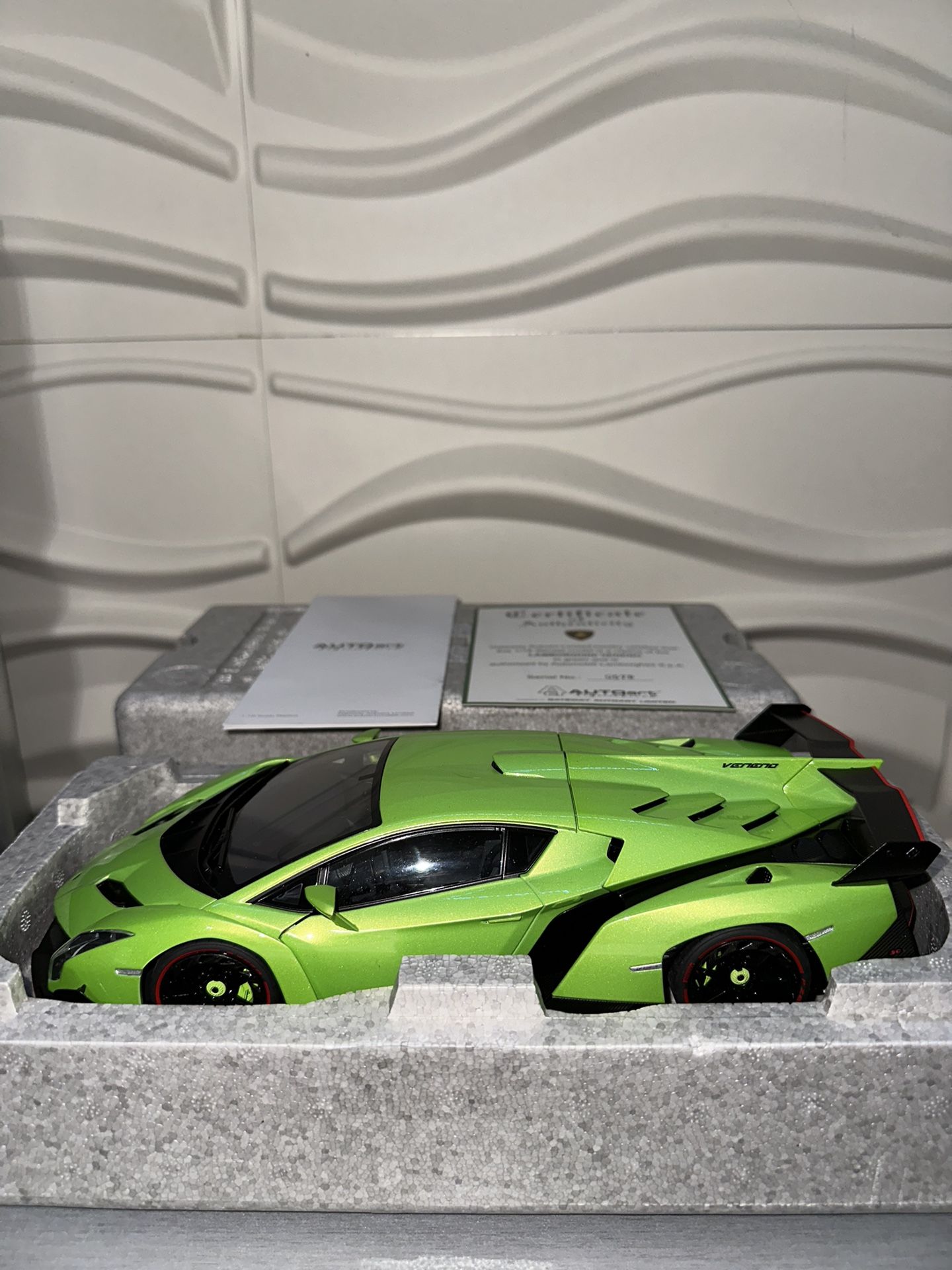 Autoart 1:18 Scale Diecast Model Lamborghini Veneno