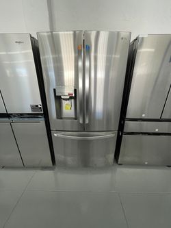 LG 28 cu. ft. 3 Door French Door Refrigerator with Ice and Water Dispenser and Craft Ice in PrintProof Stainless Steel