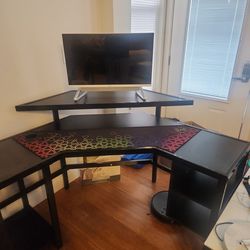 A Computer Desk For Gamers