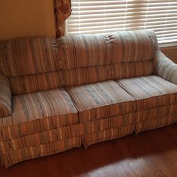 Sleeper Sofa/Pullout Couch
