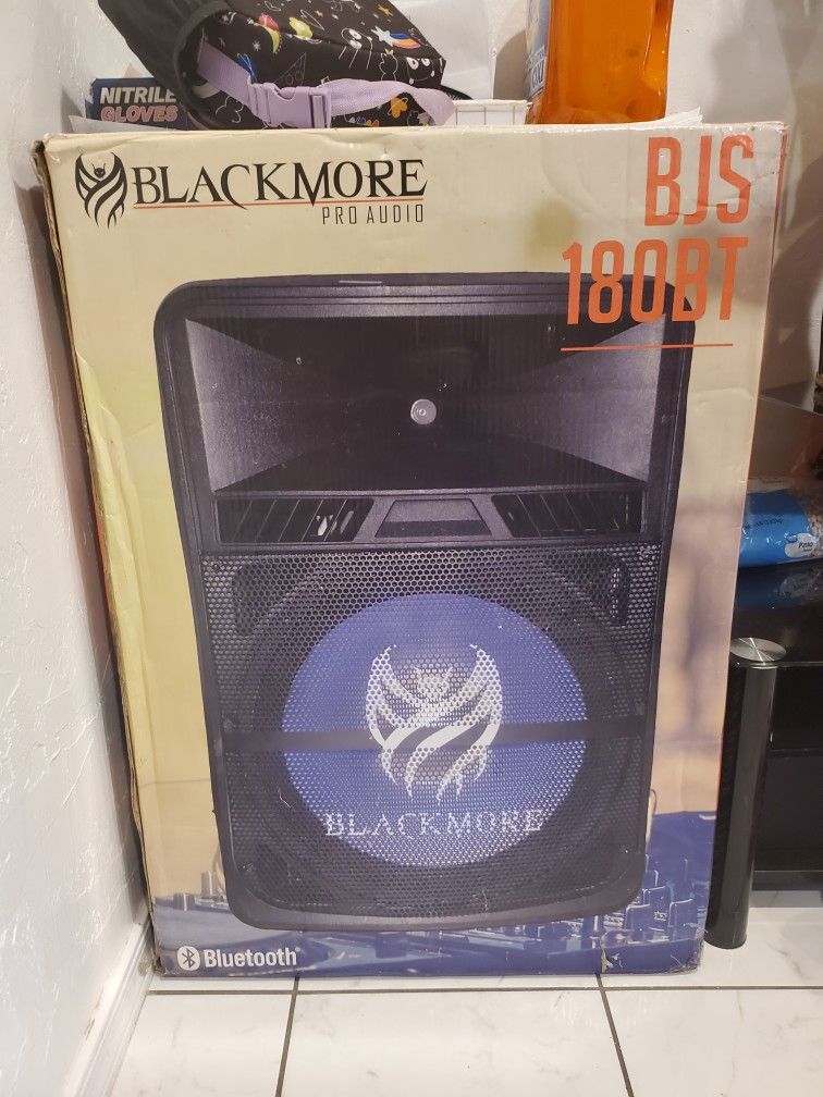 Amplified Portable Loudspeaker