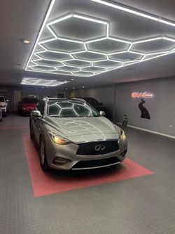 2017 INFINITI QX30