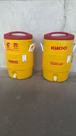 Igloo 5-Gallon Industrial Water Coolers – Set of 2