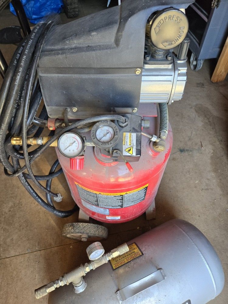 Air Compressor With Extra Tank
