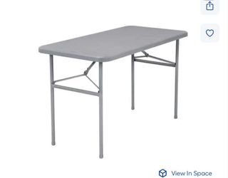 FOLDING TABLE