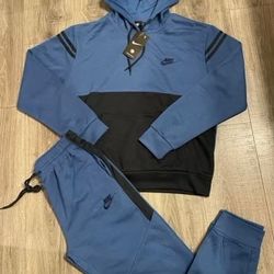 Mens nike sweatsuits sizes xl-4x $70 each hmu ‼️🔥✅💯
