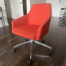 Modern Swivel/Rotating Chair 