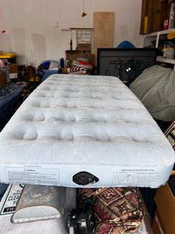 Twin size blow up mattress