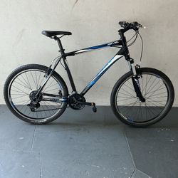 BICYCLE GIANT 21 SPEED SIZE 26 BRAND NEW 