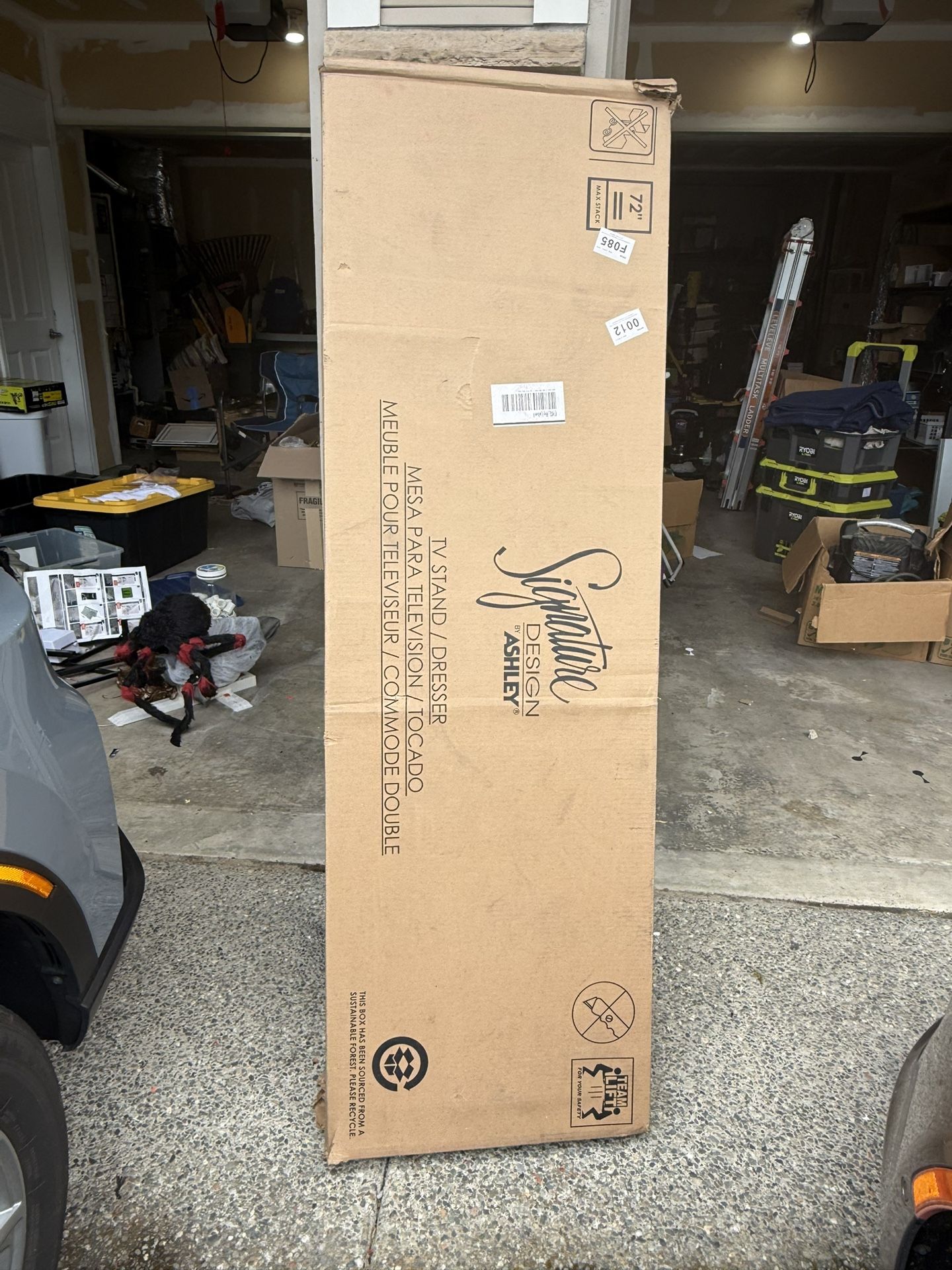 Finch 6 Drawer Dresser (Ashley Furniture)