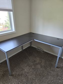 L Shaped Desk ( See Description )
