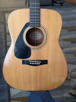 Yamaha FG411L Acoustic Guitar (Lefty)