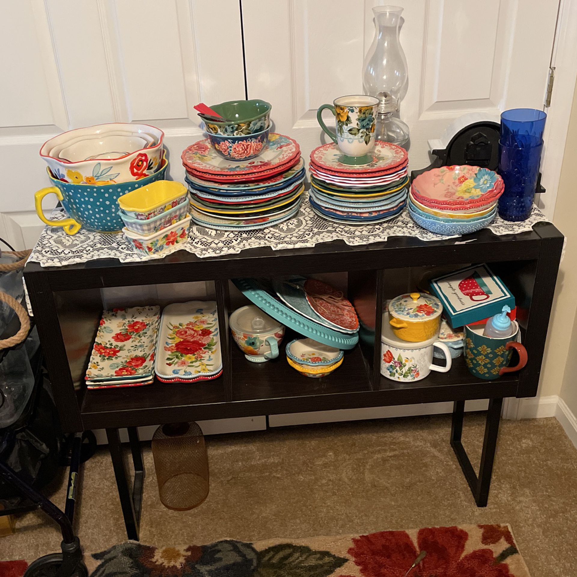 Huge Lot Of Pioneer Woman Items 90 Pieces 