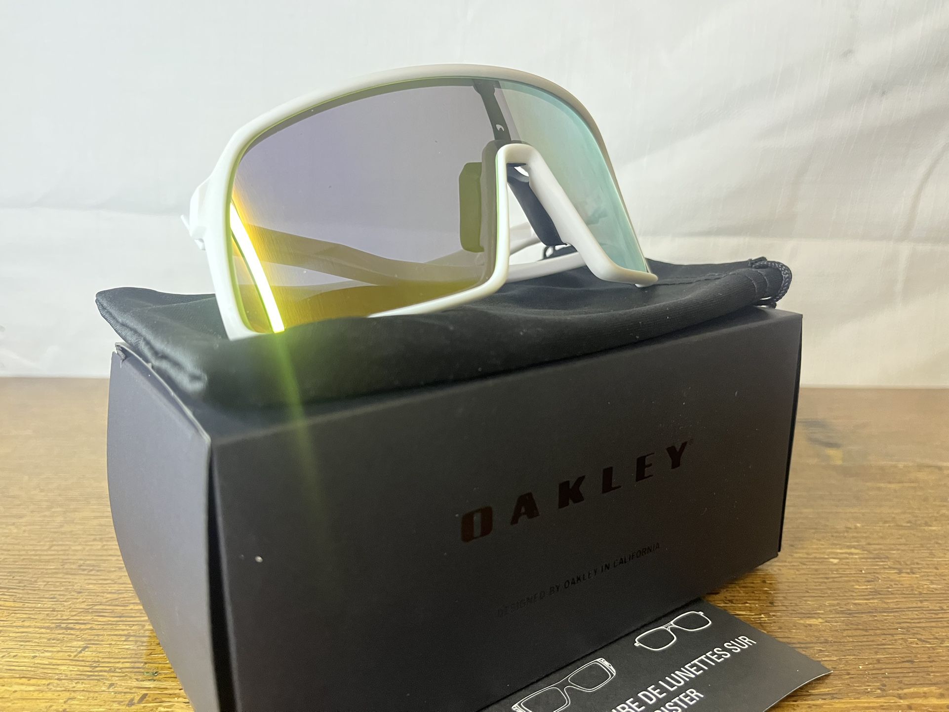 OAKELYS SUTRO SUNGLASSES GREENISH COLOR