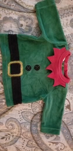 🦕Baby clothes 🐢 newborn. $2