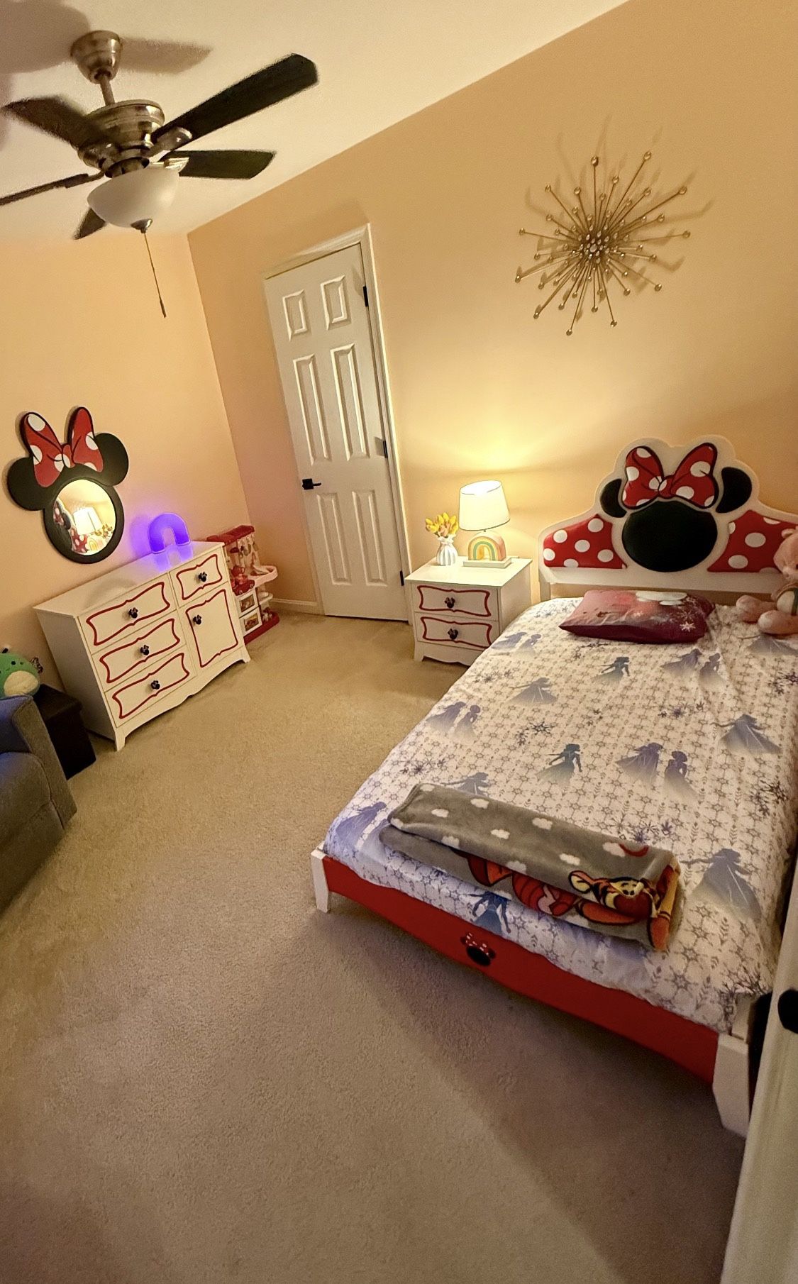 Delta Children Minnie Twin Bedroom Set With Mattress