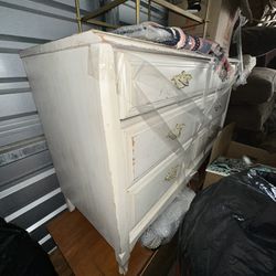 Vintage dresser