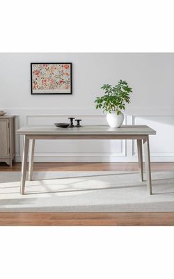 Dining table brand new