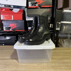 WOMENS BLACK LEATHER BOOTS SIZE 8 • LIKE NEW
