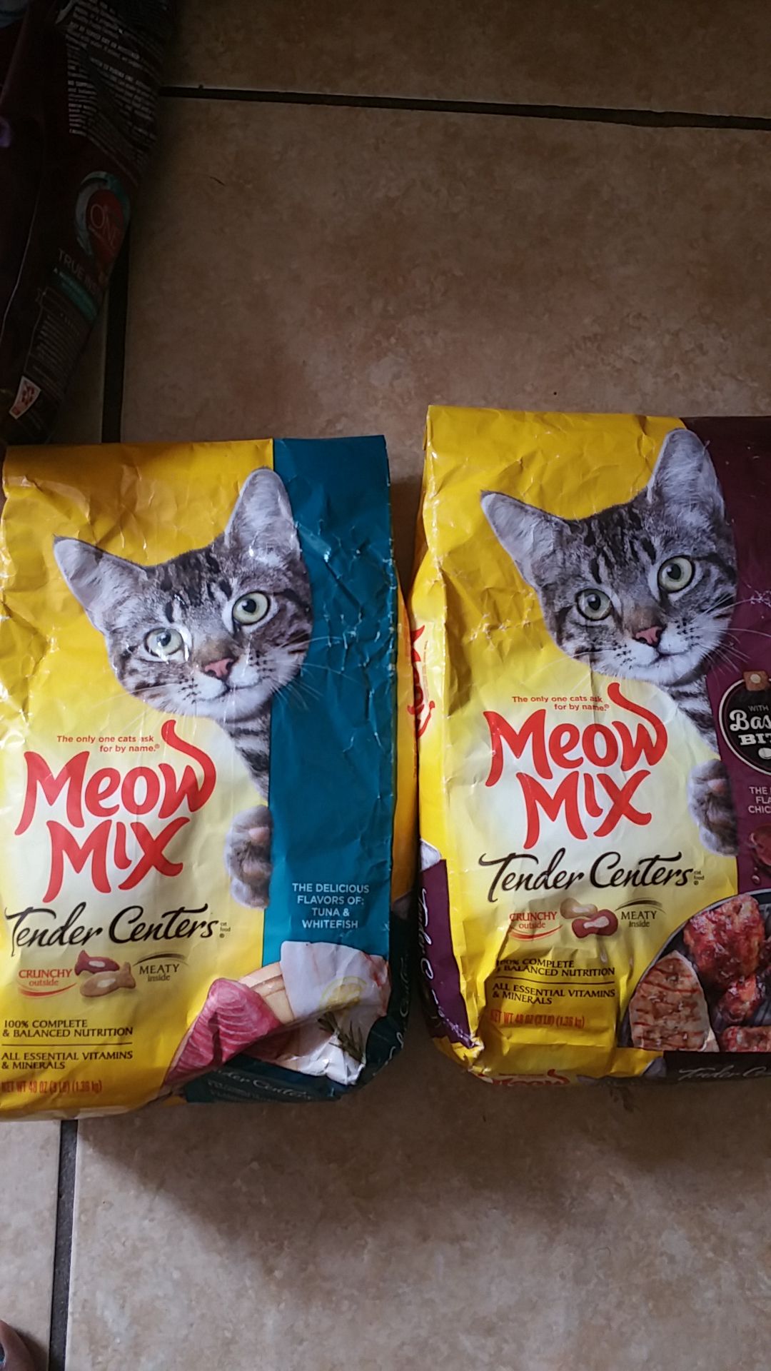 Dog Food/Cat Food