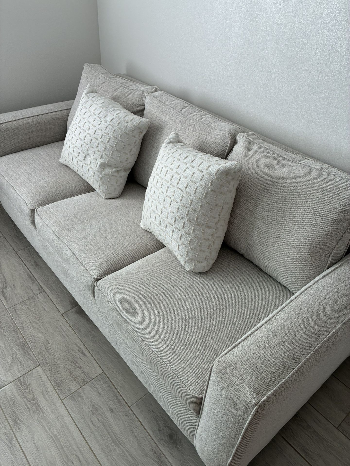 Beautiful Couch (like New)