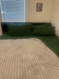 King size bed, including mattress and boxsprings