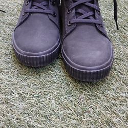 Female black booties