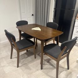 Dinning Table( Set Of 4)