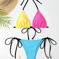 Color Block Two Piece Bikini Swimsuit Set in XL