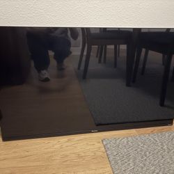 43” Hisense Roku Smart TV