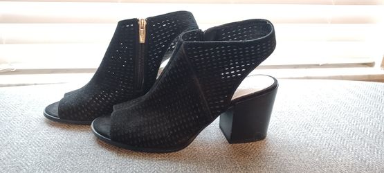 Black Vince Camuto Heels Size 7.5