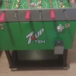 Cooler  With Soccer Players Brand Knew 7OUPTENT