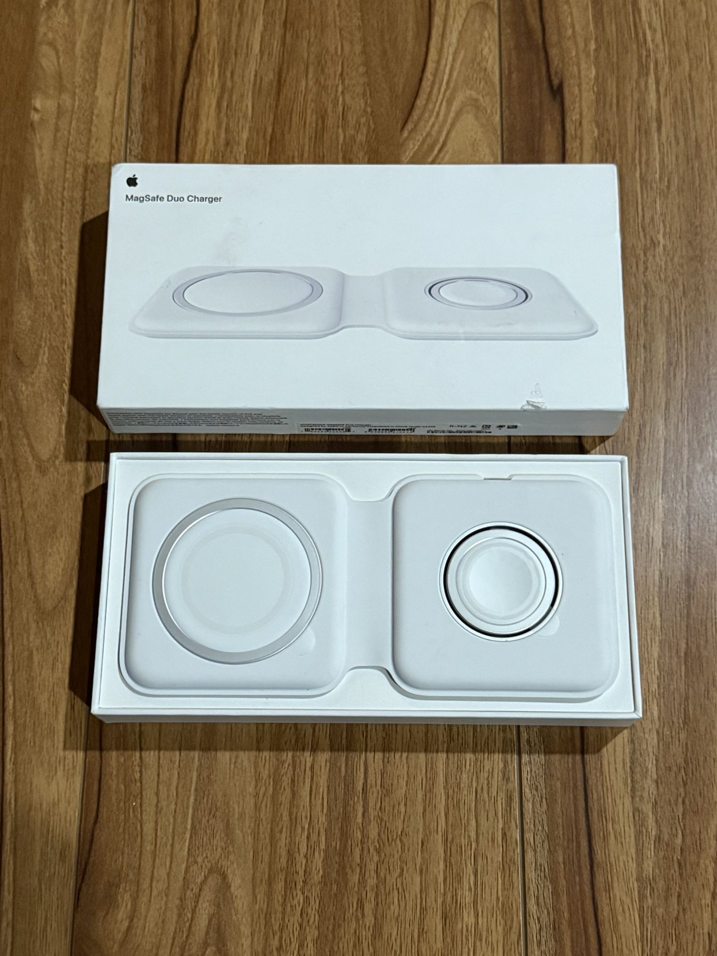 Apple MagSafe Dual Wireless Charger