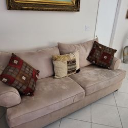 Sofa & L❤️VE Seat